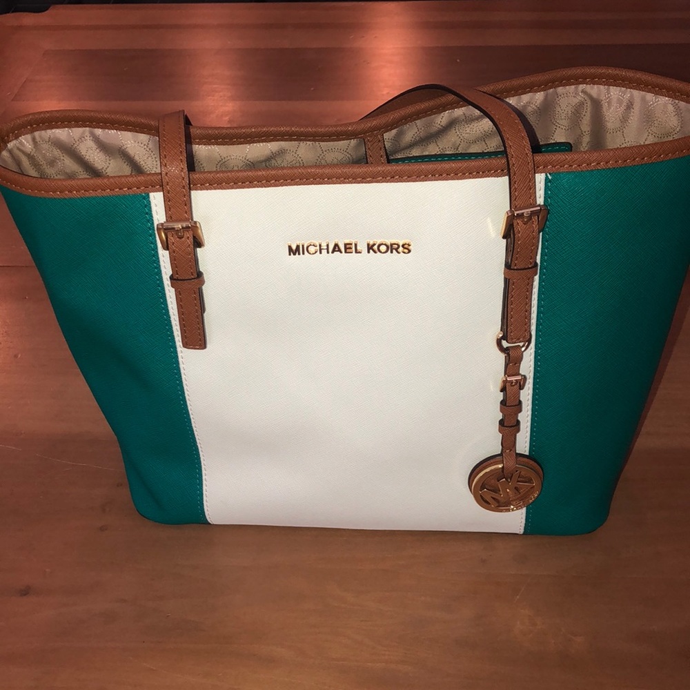 Michael Kors Green and White bag